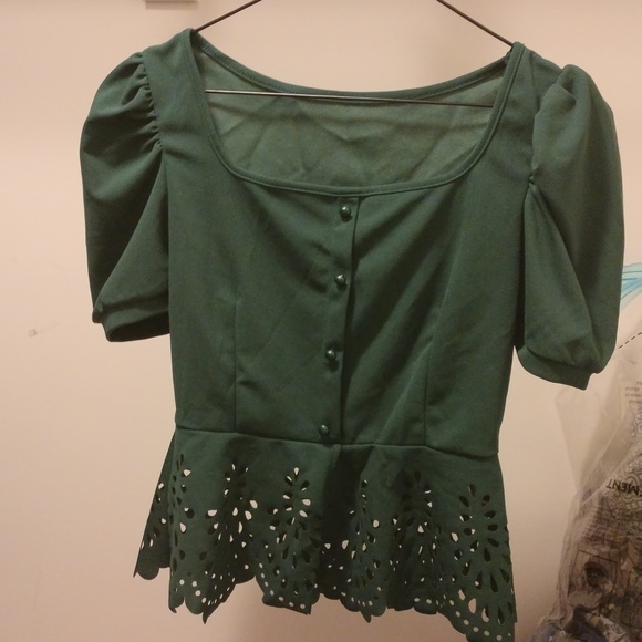 Shein Green Top 🇨🇦 - Picture 1 of 2